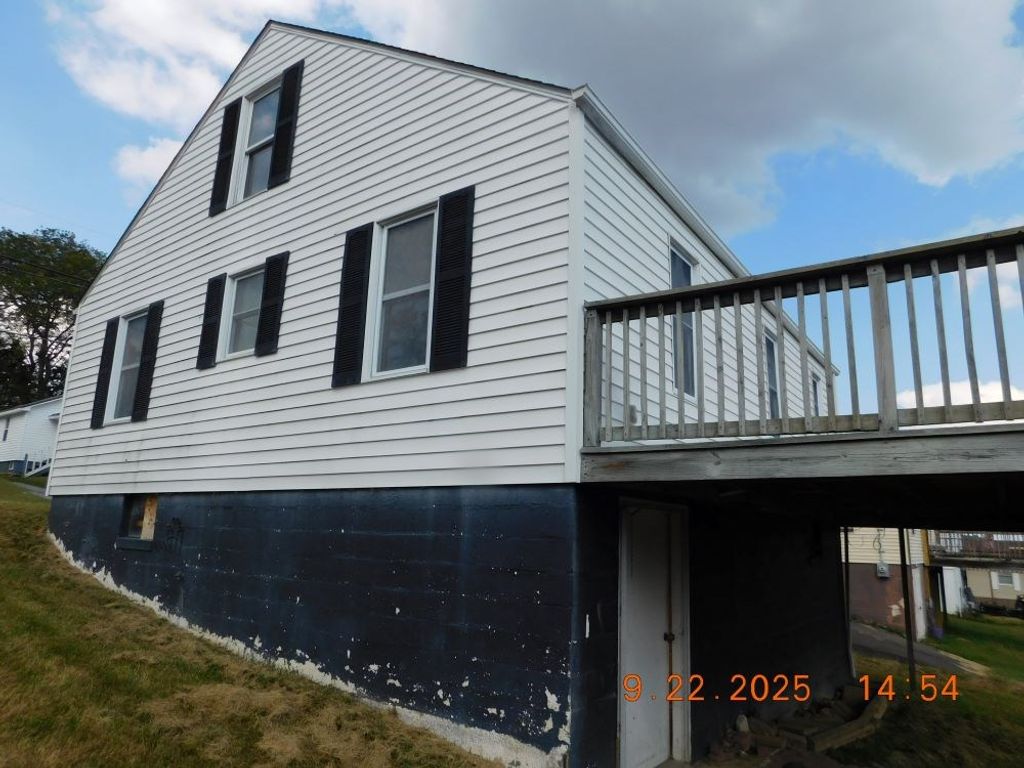 Photo of 212 Sprinkle Ave, Marion, VA 24354 (MLS # 103670)