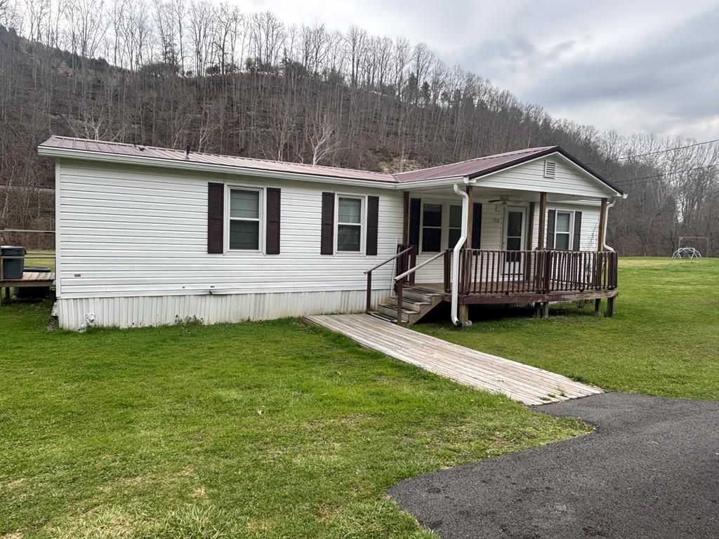 Photo of 1712 Bandy Road, Cedar Bluff, VA 24609 (MLS # 109395)