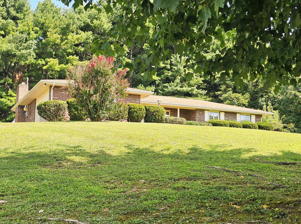 Photo of 154 Stapleton Street, Pounding Mill, VA 24637 (MLS # 111788)