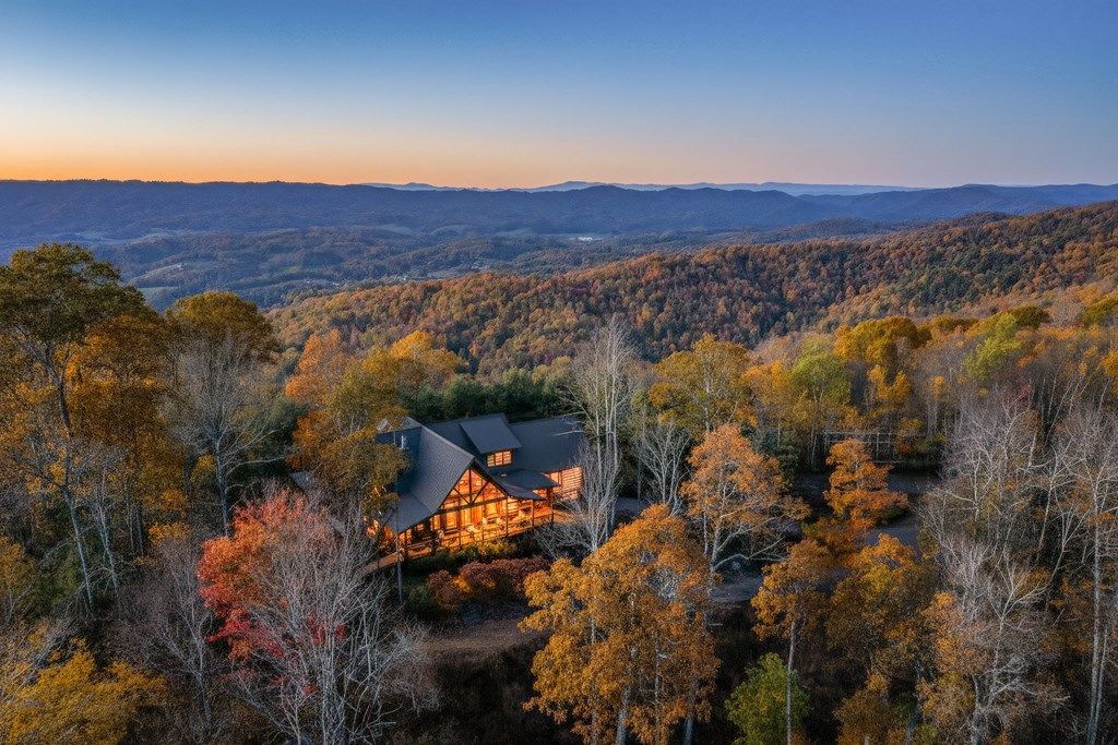 Photo of 7464 Callalantee Drive, Mountain City, TN 37683 (MLS # 103949)