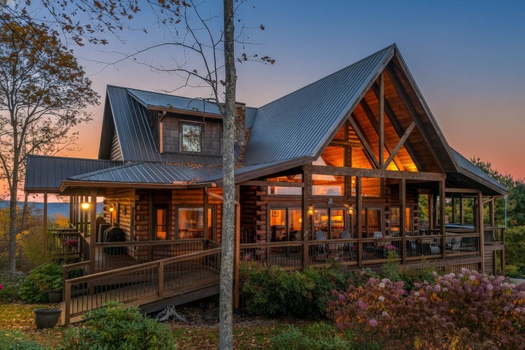 Photo of 7464 Callalantee Drive, Mountain City, TN 37683 (MLS # 103949)