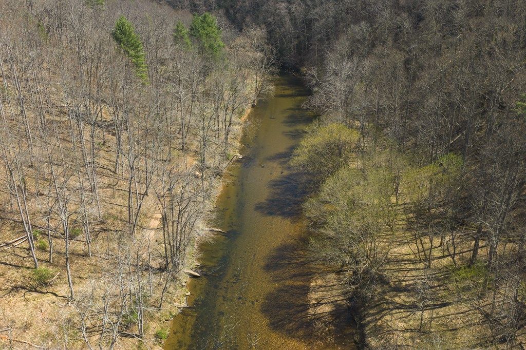 Photo of 1670 Brick Haven Ln, Hillsville, VA 24343 (MLS # 109548)