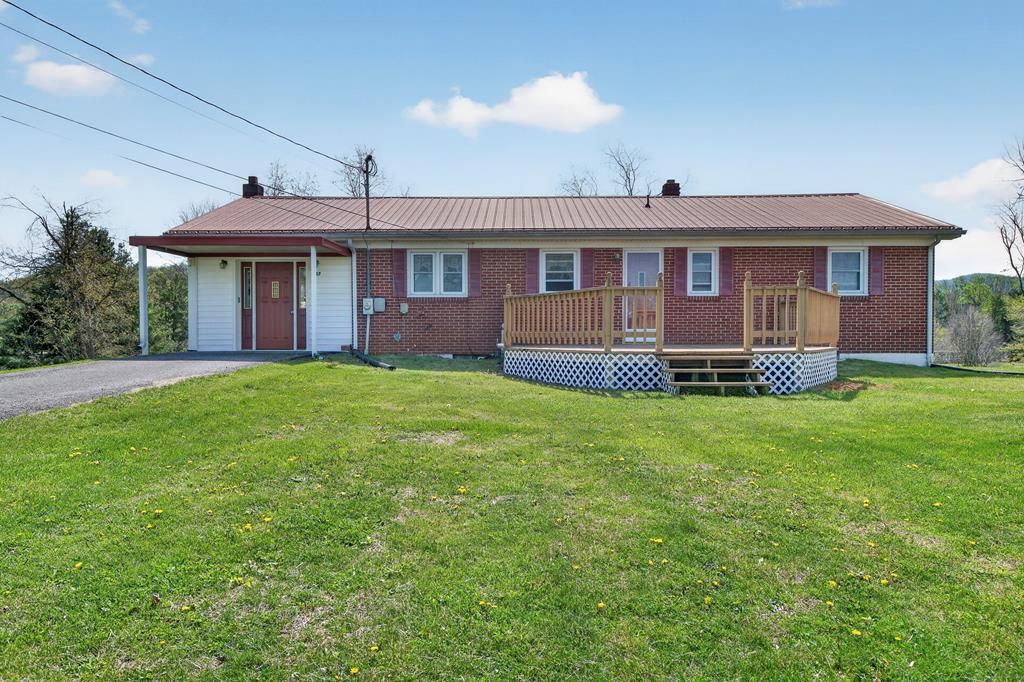 Photo of 147 Colonial Heights, Marion, VA 24354 (MLS # 109521)