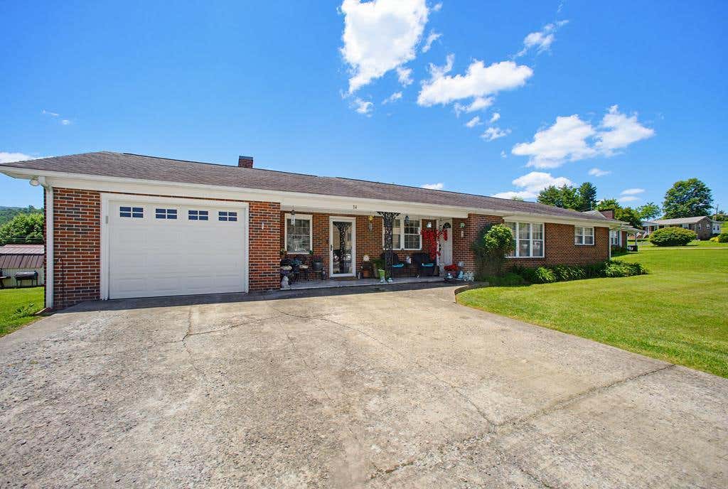 Photo of 34 Pruner Street, Lebanon, VA 24266 (MLS # 110441)