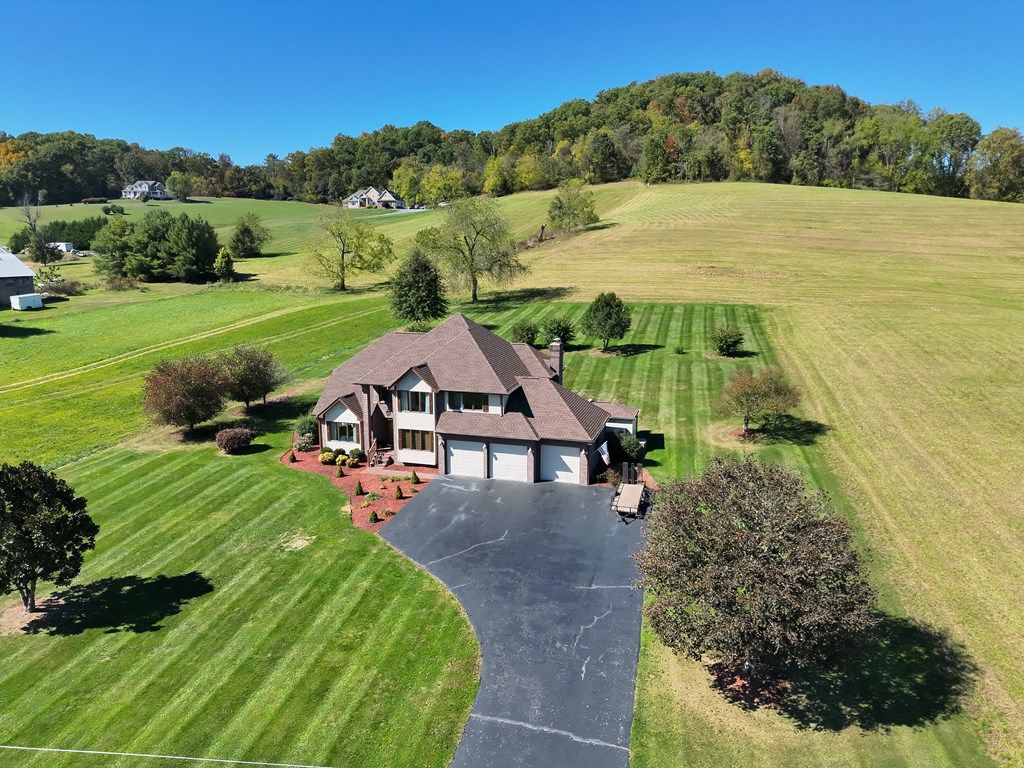 Photo of 22402 Green Spring Road, Abingdon, VA 24211 (MLS # 103734)