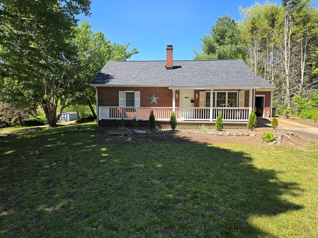 Photo of 1971 Elk Creek Pkwy, Independence, VA 24348 (MLS # 110064)