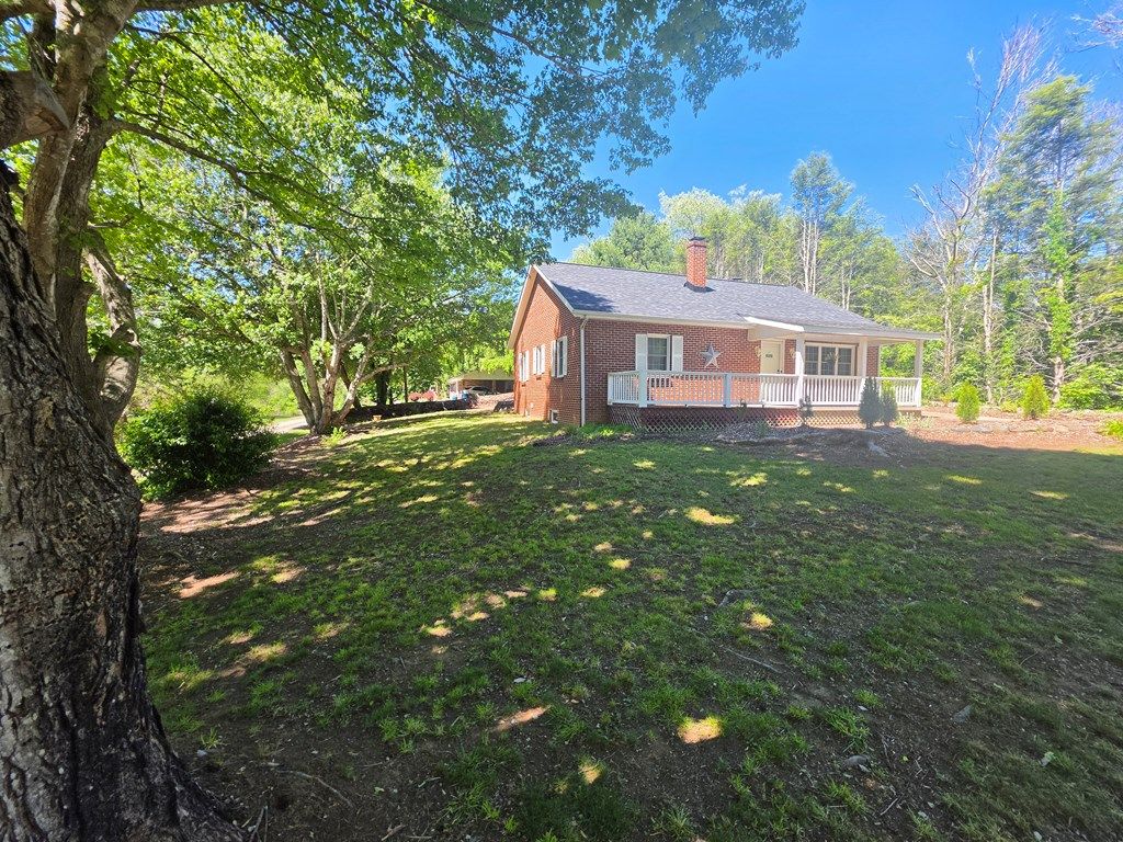 Photo of 1971 Elk Creek Pkwy, Independence, VA 24348 (MLS # 110064)