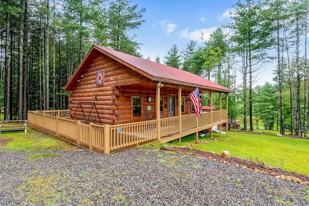 Photo of n/a 967 Double Bridges Dr, Fancy Gap, VA 24328 (MLS # 103844)