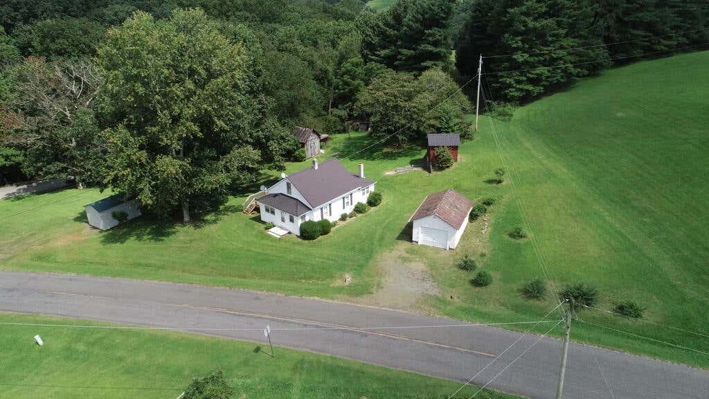 Photo of 43 Raindrop Rd, Fancy Gap, VA 24328 (MLS # 111608)