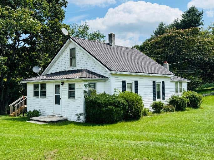 Photo of 43 Raindrop Rd, Fancy Gap, VA 24328 (MLS # 111608)