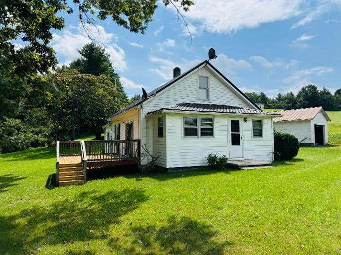 Photo of 43 Raindrop Rd, Fancy Gap, VA 24328 (MLS # 111608)