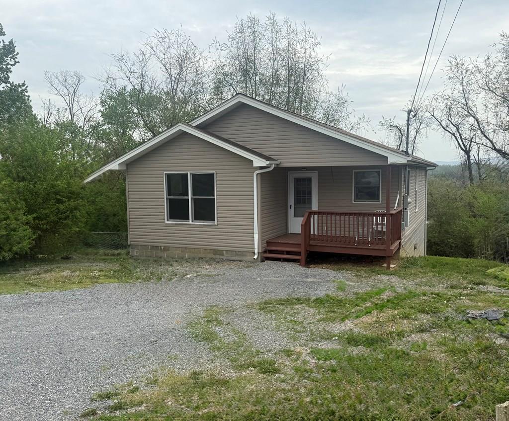 Photo of 628 Locust St, Abingdon, VA 24210 (MLS # 110427)