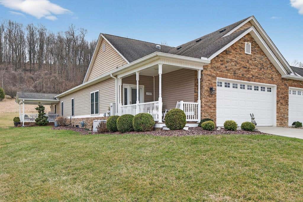Photo of 11500 Meadowood Drive, Bristol, VA 24202 (MLS # 111135)
