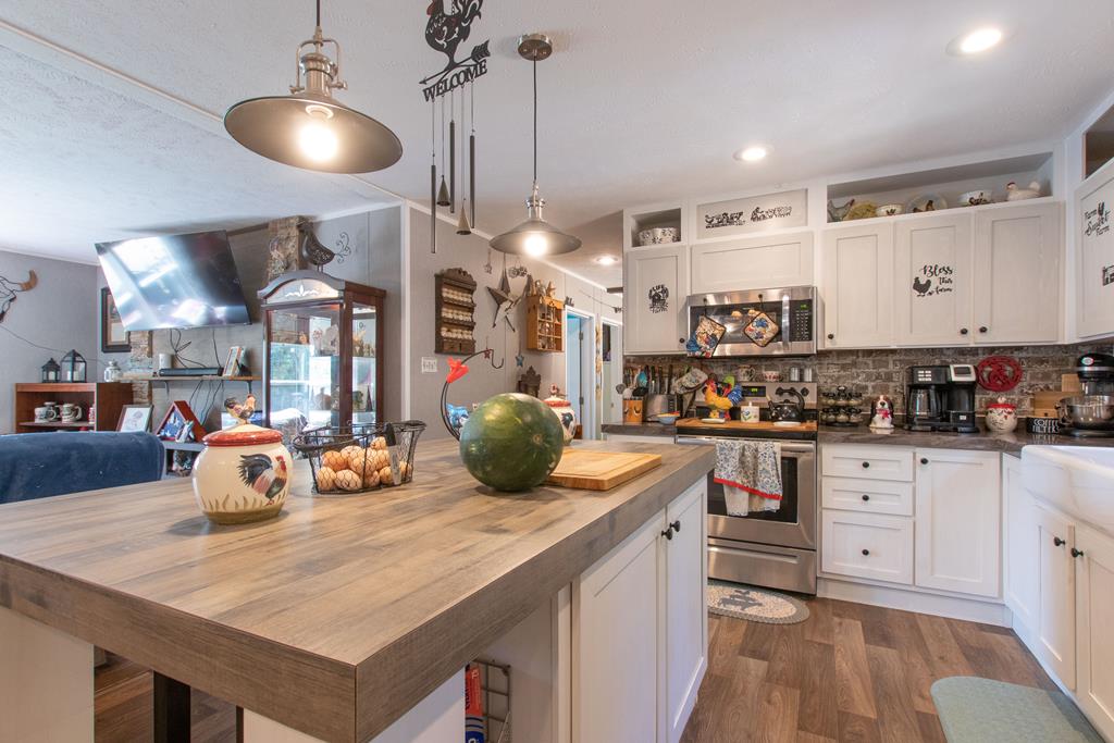 Abingdon, Virginia 24211, United States, 3 Bedrooms Bedrooms, ,2 BathroomsBathrooms,Residential,Active,167248