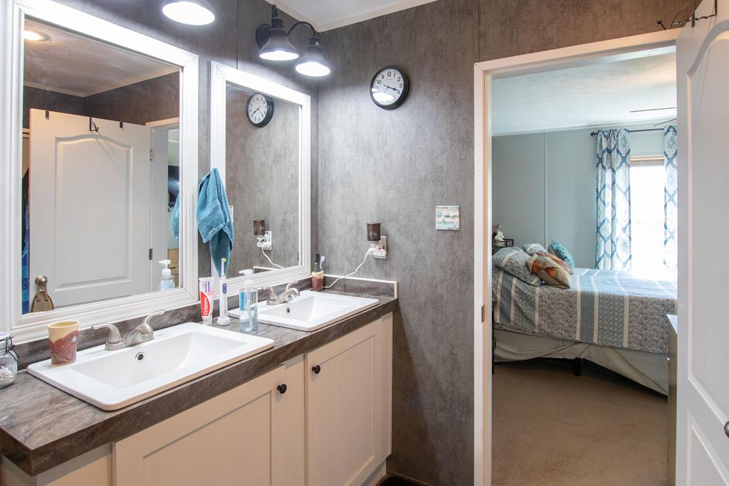 Abingdon, Virginia 24211, United States, 3 Bedrooms Bedrooms, ,2 BathroomsBathrooms,Residential,Active,167248