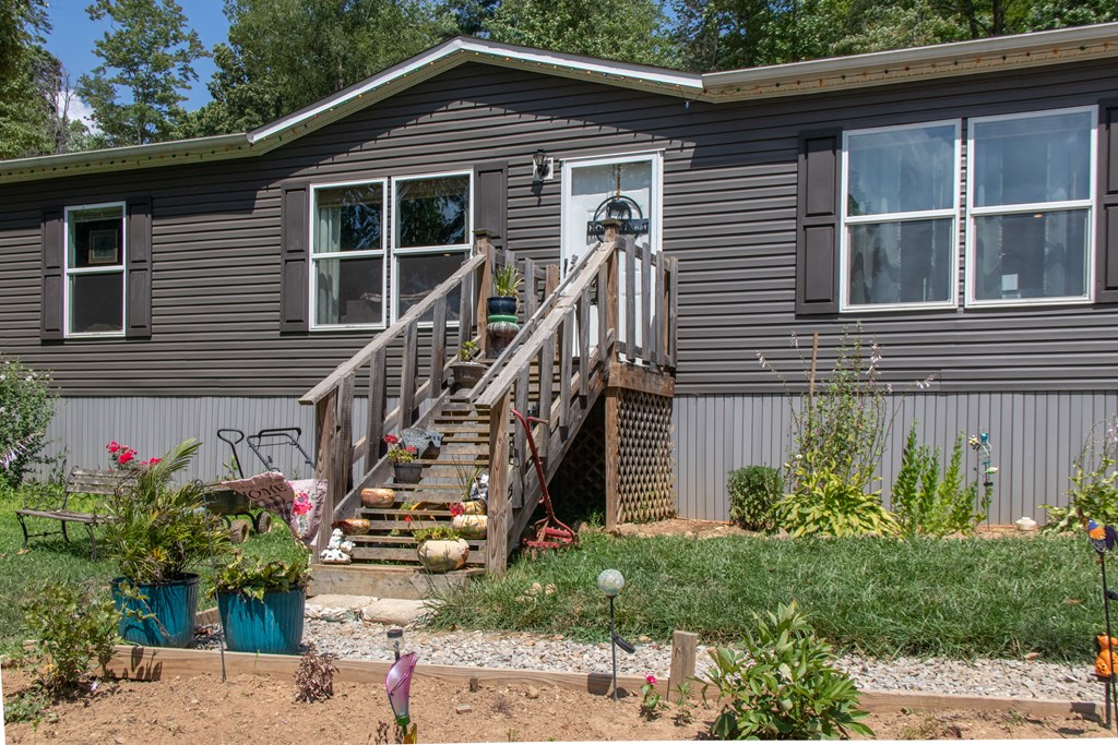 Abingdon, Virginia 24211, United States, 3 Bedrooms Bedrooms, ,2 BathroomsBathrooms,Residential,Active,167248