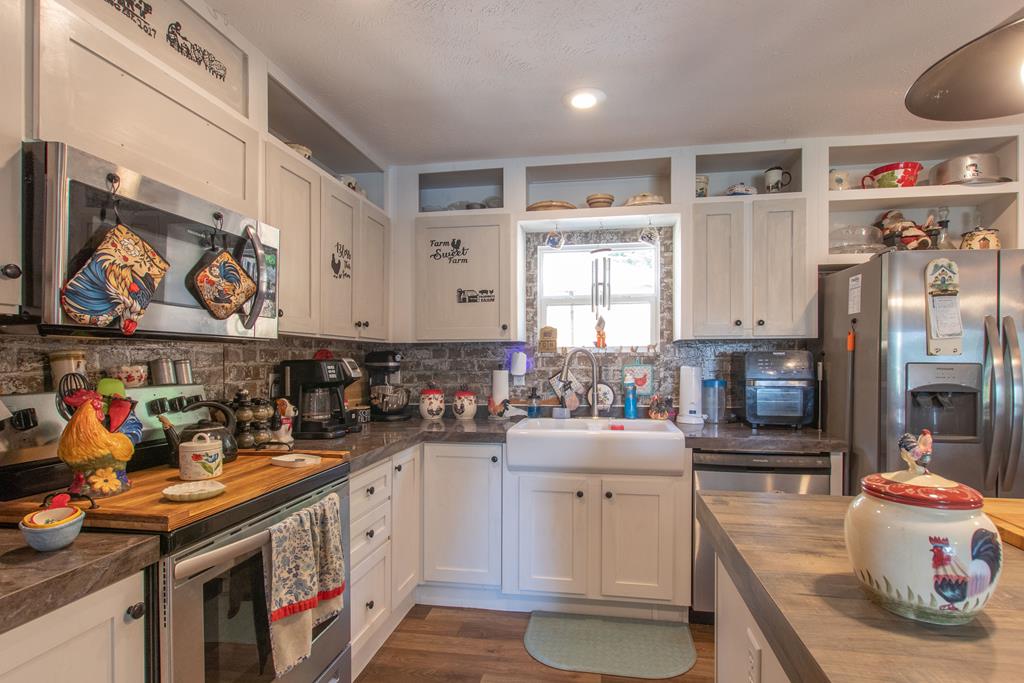 Abingdon, Virginia 24211, United States, 3 Bedrooms Bedrooms, ,2 BathroomsBathrooms,Residential,Active,167248