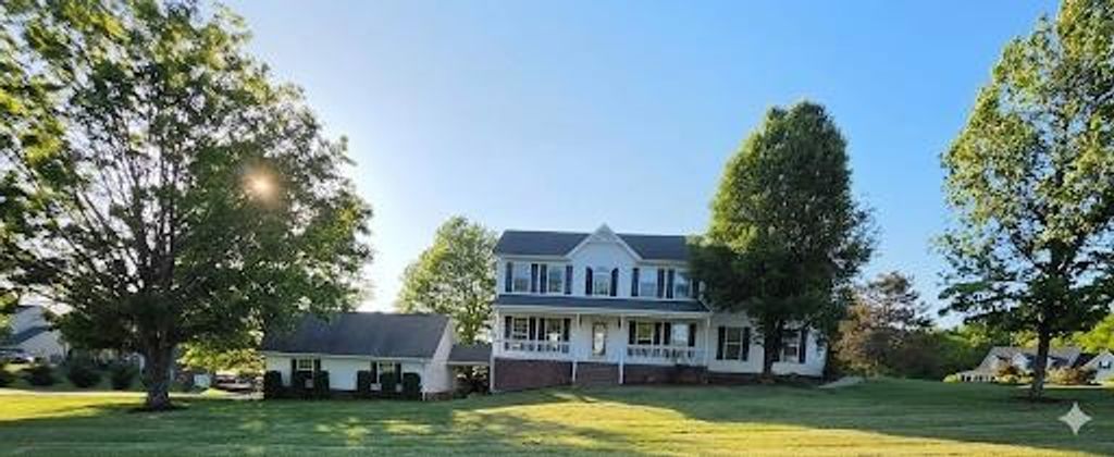 Photo of 17289 Crabtree Court, Bristol, VA 24202 (MLS # 110084)