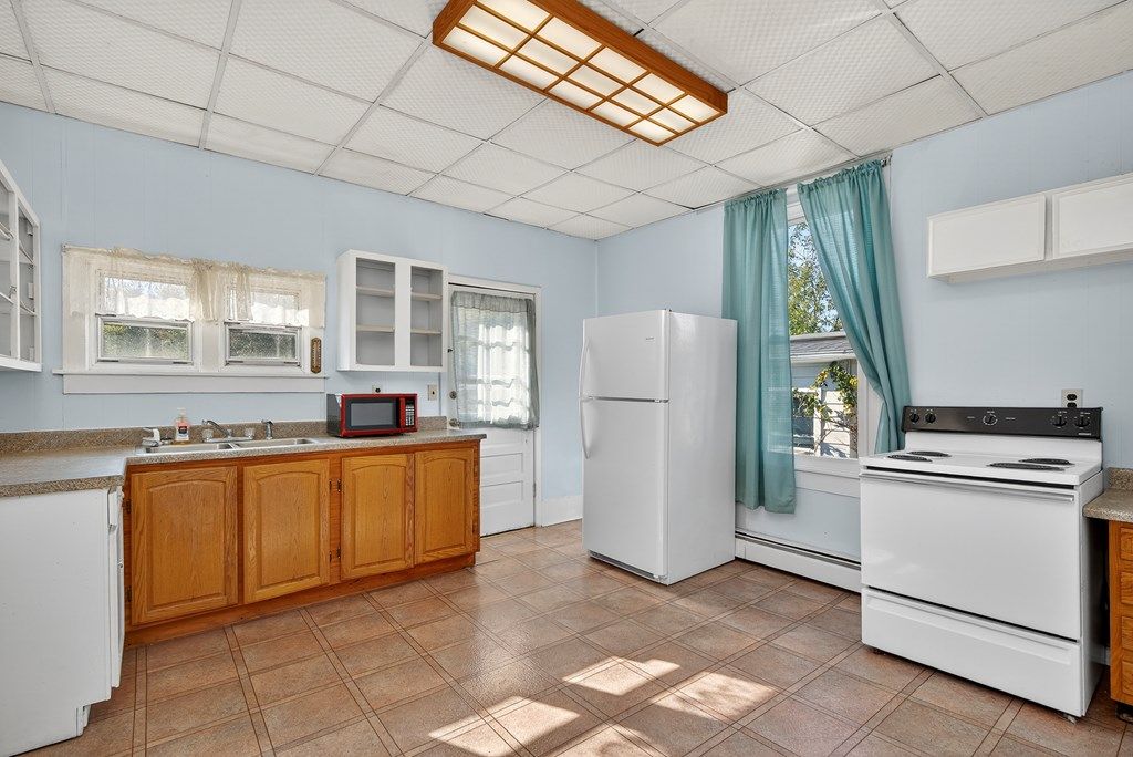 Photo of 244 W Main St, Marion, VA 24354 (MLS # 103653)