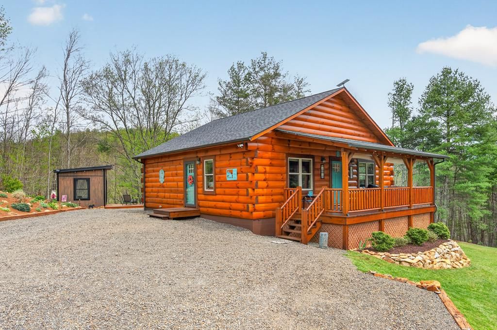 Photo of 255 Bella Hills Ln, Hillsville, VA 24343 (MLS # 109763)