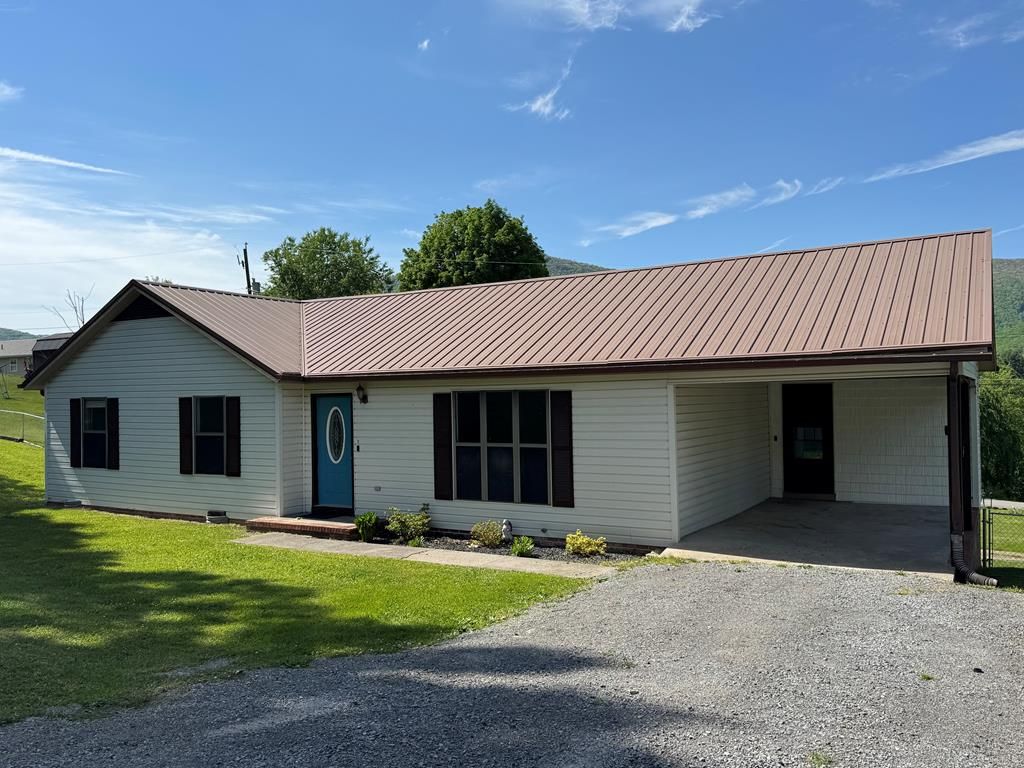 Photo of 237 Glade Drive, Tazewell, VA 24651 (MLS # 110194)