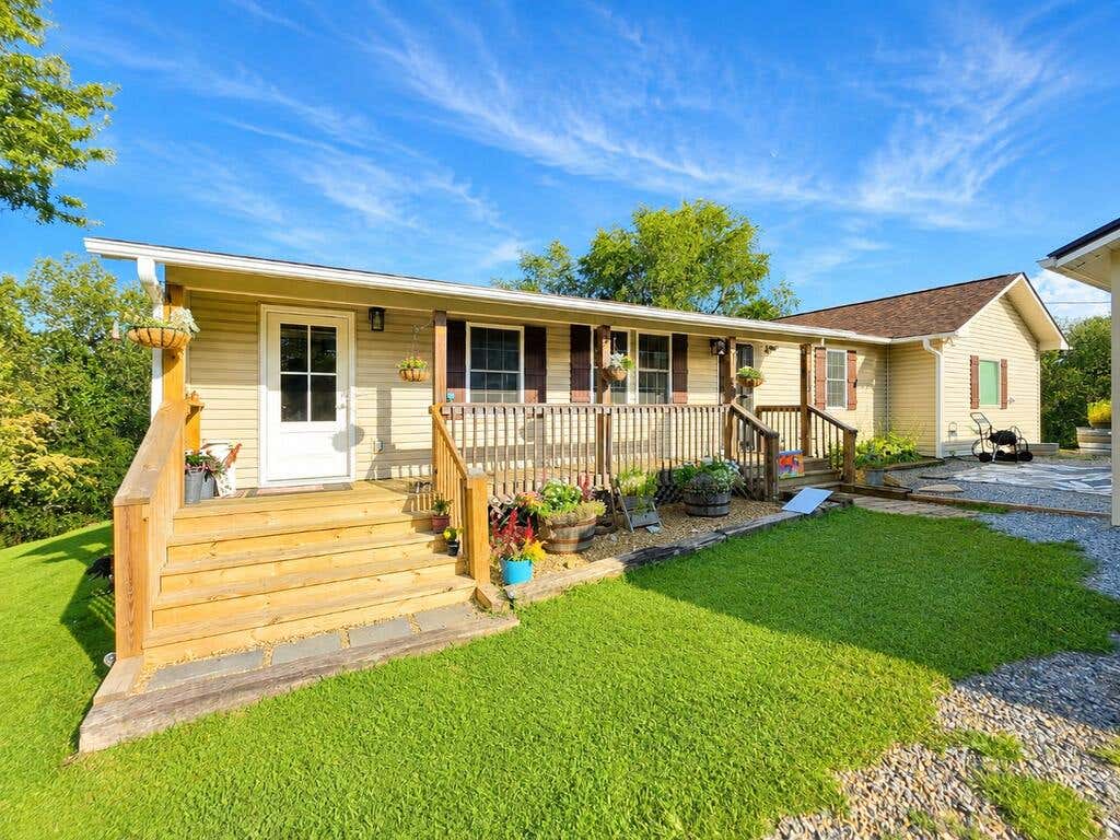 Photo of 1149 Churchview Ln, Fries, VA 24330 (MLS # 111544)
