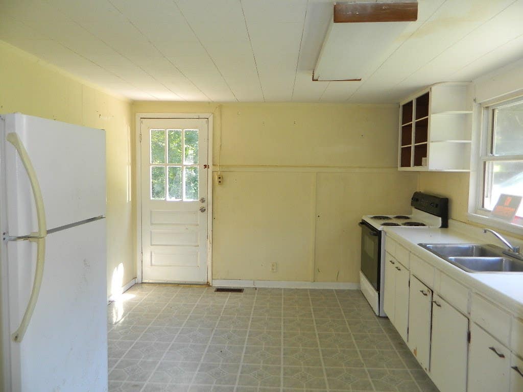 Photo of 1308 Scratch Gravel Road, Marion, VA 24354 (MLS # 111284)