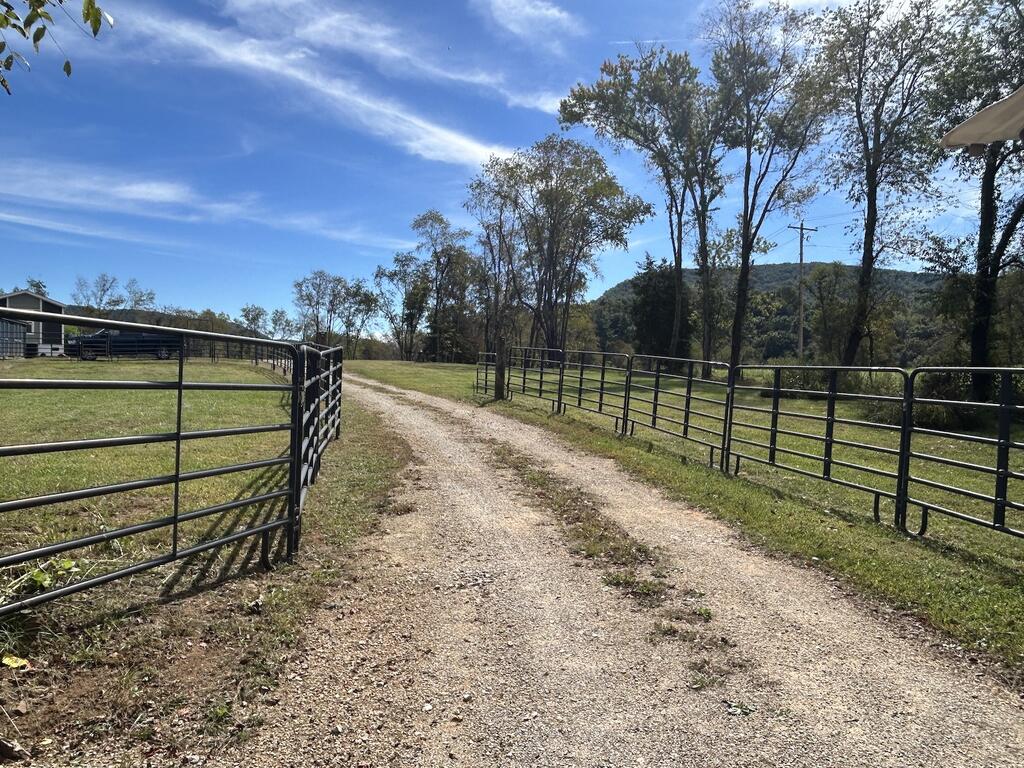 Photo of 9950 Ivanhoe Rd, Ivanhoe, VA 24350 (MLS # 112152)