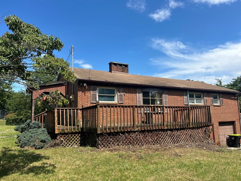 1960 PEAKLAND ROAD