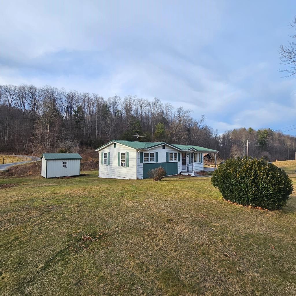 Photo of 23136 Sweet Hollow Road, Abingdon, VA 24211 (MLS # 104576)