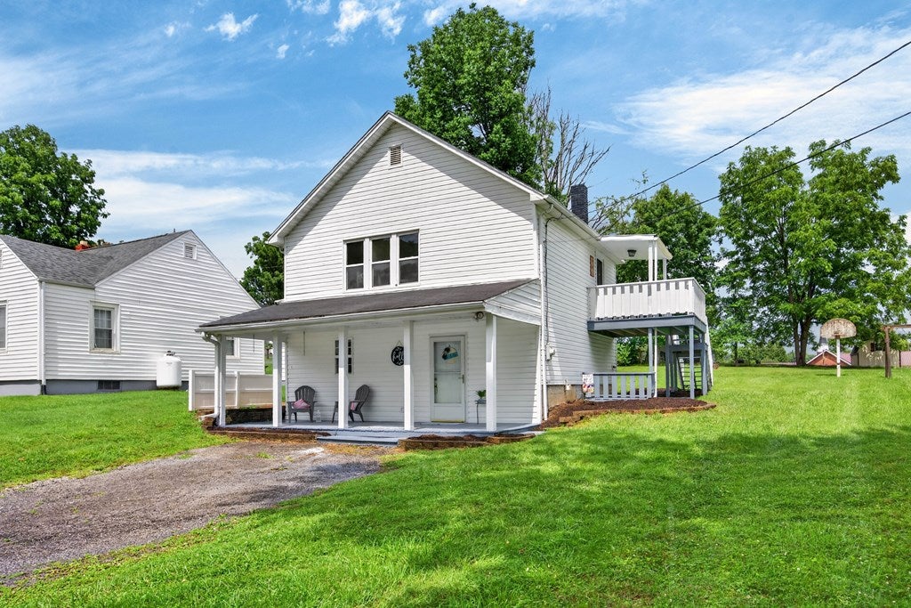 Photo of 417 Staley St, Marion, VA 24354 (MLS # 111176)