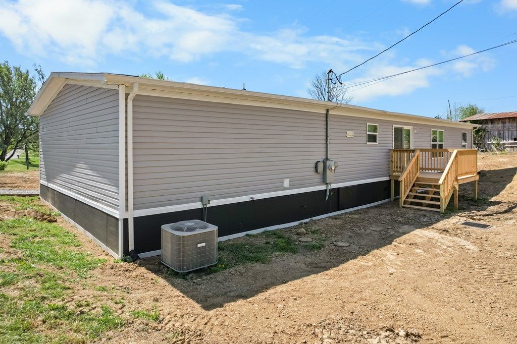 Photo of 22002 Neal Rd, Abingdon, VA 24211 (MLS # 109657)