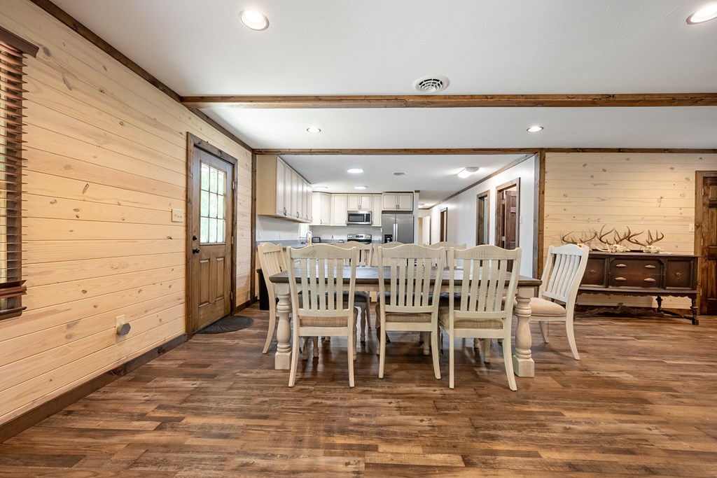 Wytheville, Virginia 24382, United States, 3 Bedrooms Bedrooms, ,4 BathroomsBathrooms,Residential,Active,182162