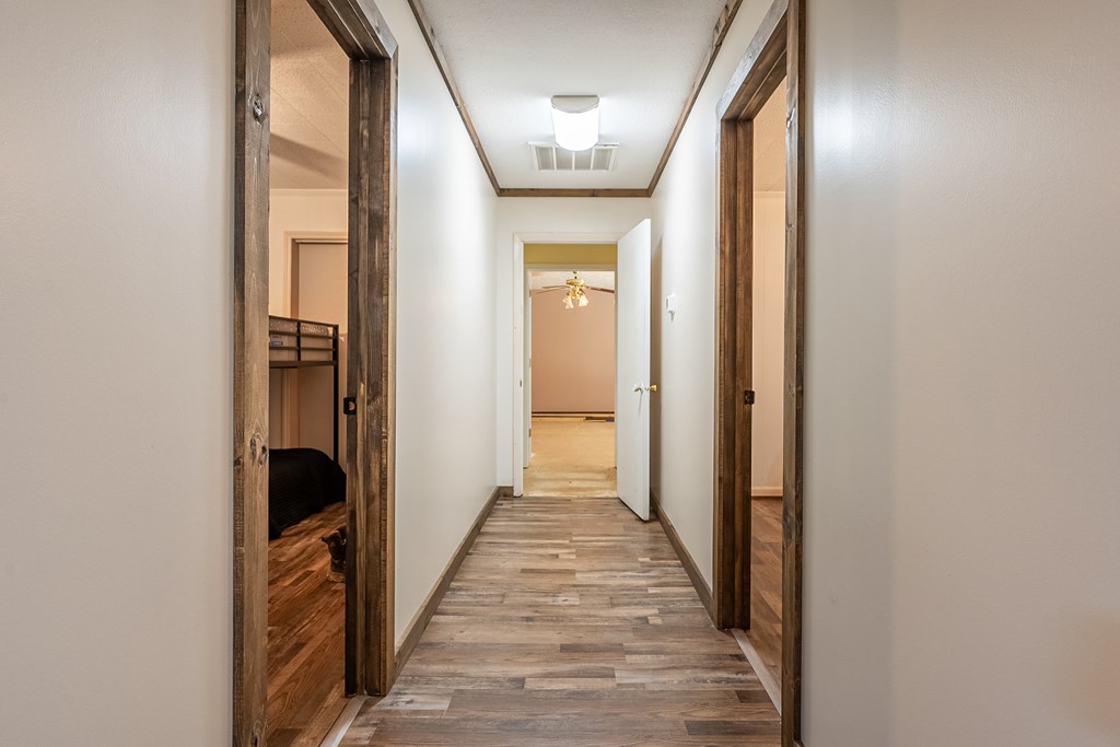 Wytheville, Virginia 24382, United States, 3 Bedrooms Bedrooms, ,4 BathroomsBathrooms,Residential,Active,182162