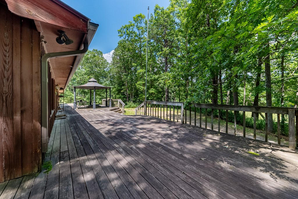 Wytheville, Virginia 24382, United States, 3 Bedrooms Bedrooms, ,4 BathroomsBathrooms,Residential,Active,182162