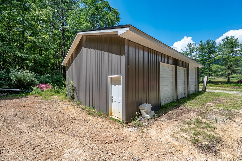 Wytheville, Virginia 24382, United States, 3 Bedrooms Bedrooms, ,4 BathroomsBathrooms,Residential,Active,182162