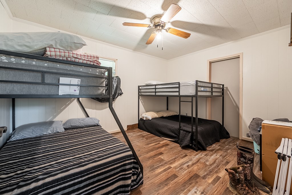 Wytheville, Virginia 24382, United States, 3 Bedrooms Bedrooms, ,4 BathroomsBathrooms,Residential,Active,182162