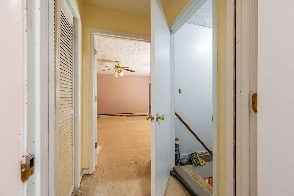 Wytheville, Virginia 24382, United States, 3 Bedrooms Bedrooms, ,4 BathroomsBathrooms,Residential,Active,182162