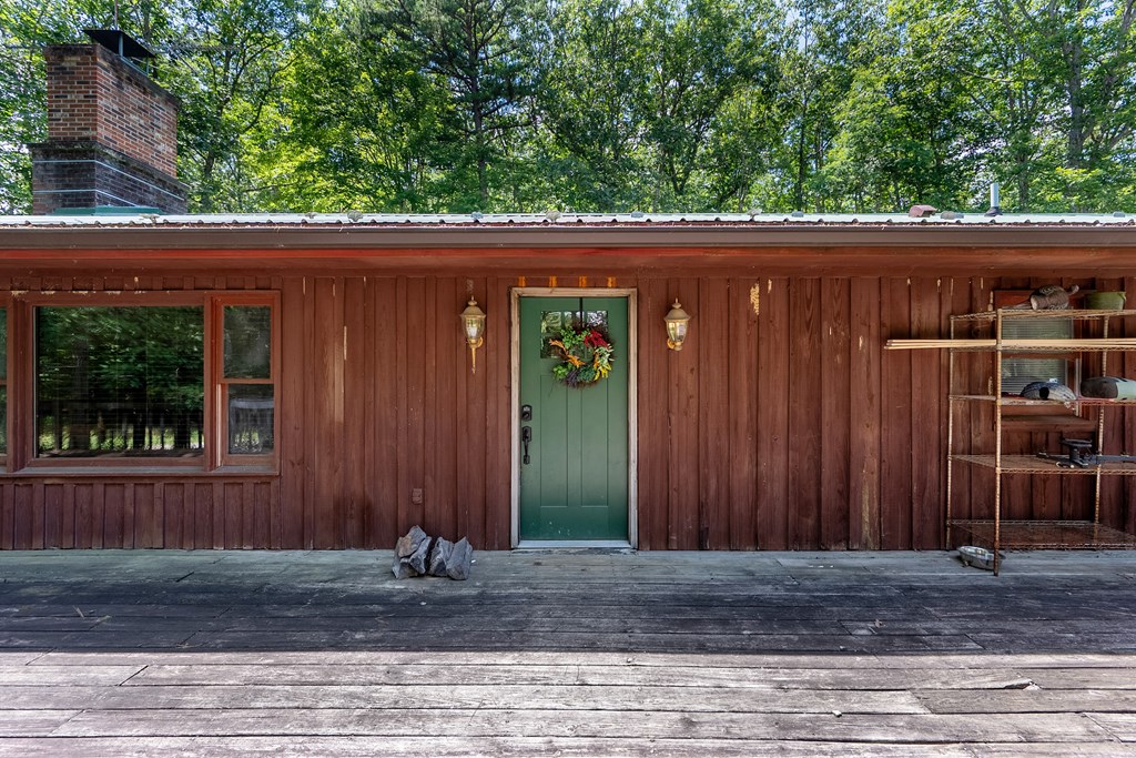 Wytheville, Virginia 24382, United States, 3 Bedrooms Bedrooms, ,4 BathroomsBathrooms,Residential,Active,182162