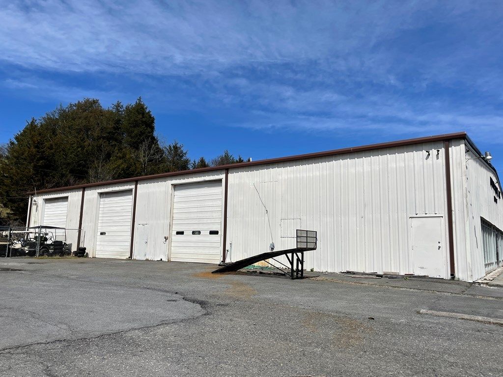 Photo of 2539 Steelesburg Highway, Cedar Bluff, VA 24609 (MLS # 104297)