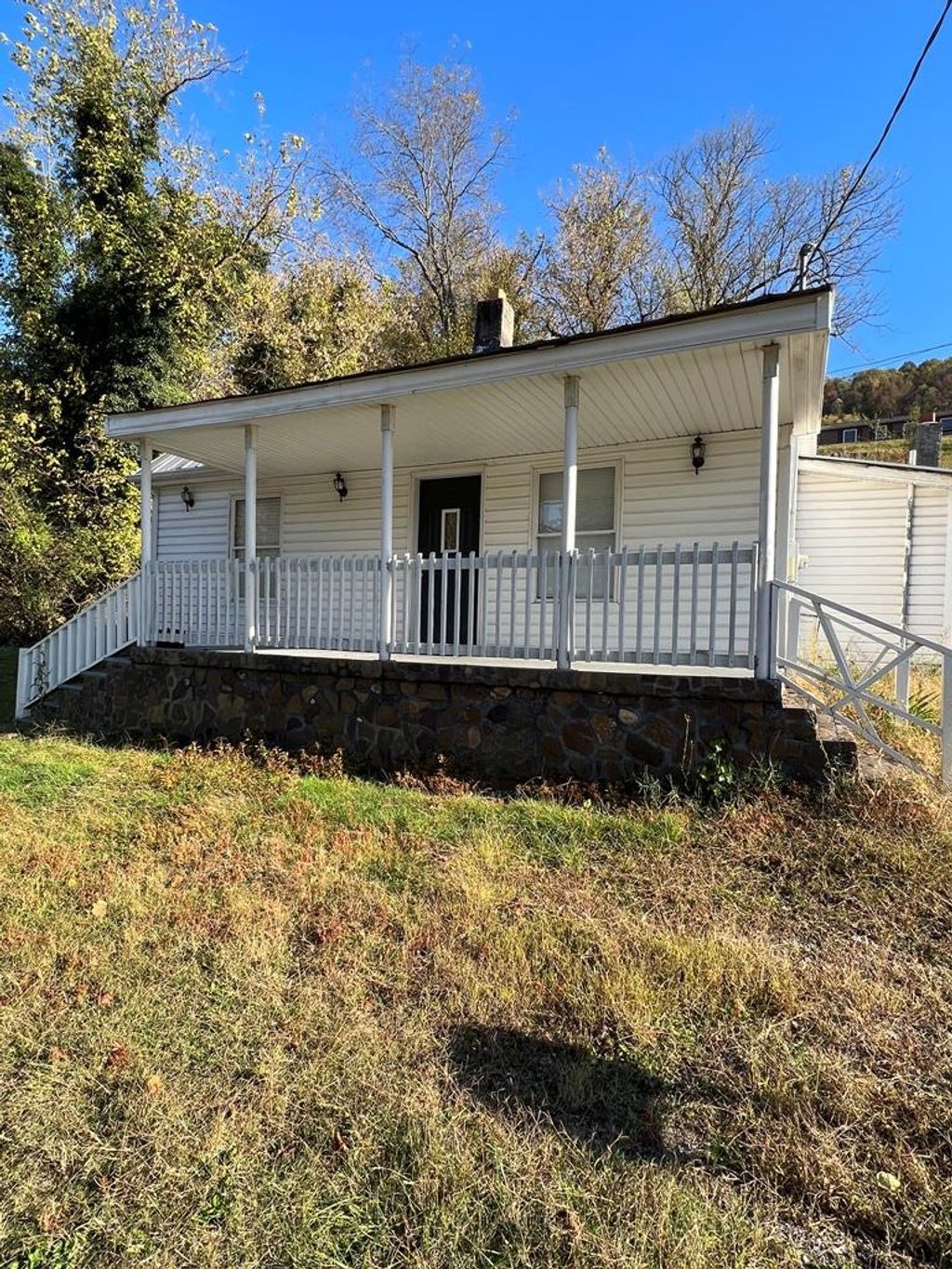 Photo of 1042 E Main St, Saltville, VA 24370 (MLS # 103801)