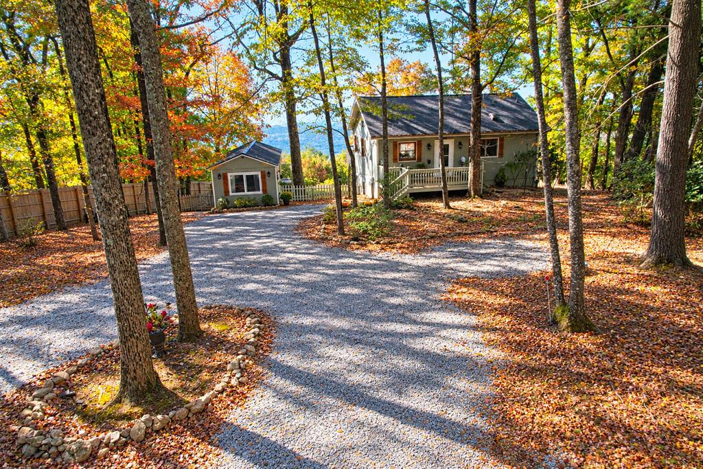 Photo of 518 Rhododendron Road, Hillsville, VA 24343 (MLS # 112392)