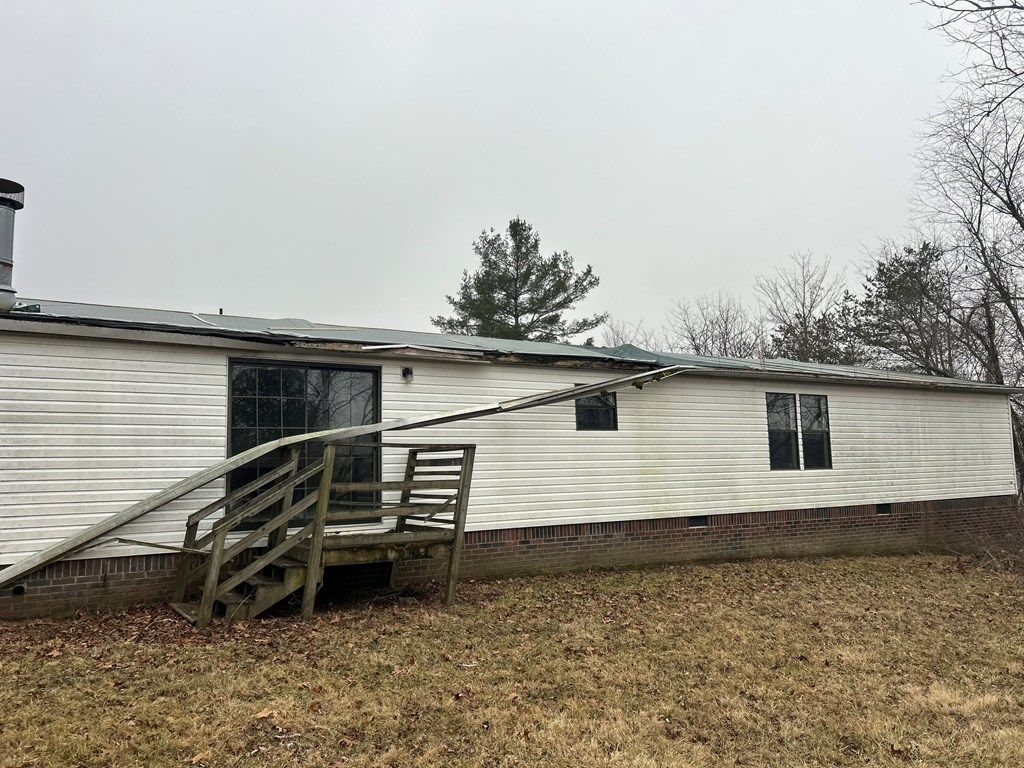Photo of 17 Big Sky Rdg, Woodlawn, VA 24381 (MLS # 104571)