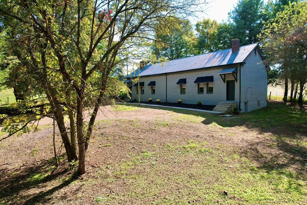 Photo of 114 Dutton Rd, Rural Retreat, VA 24368 (MLS # 103452)