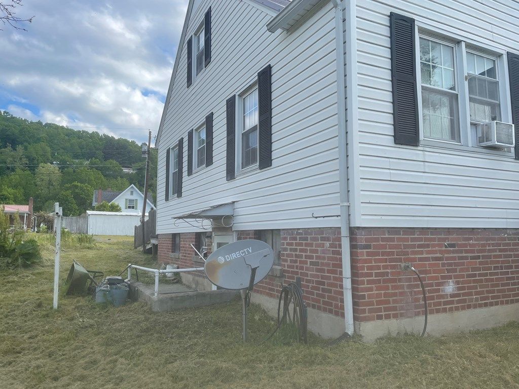 Photo of 1911 4th ST, Richlands, VA 24641 (MLS # 110261)