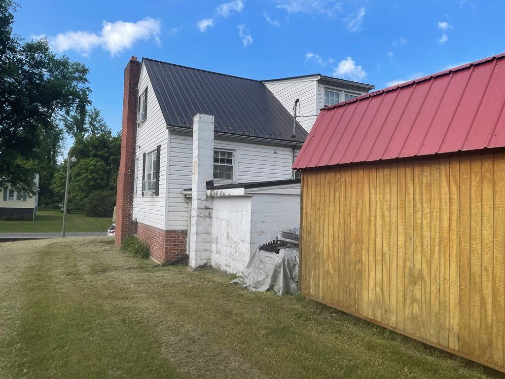Photo of 1911 4th ST, Richlands, VA 24641 (MLS # 110261)