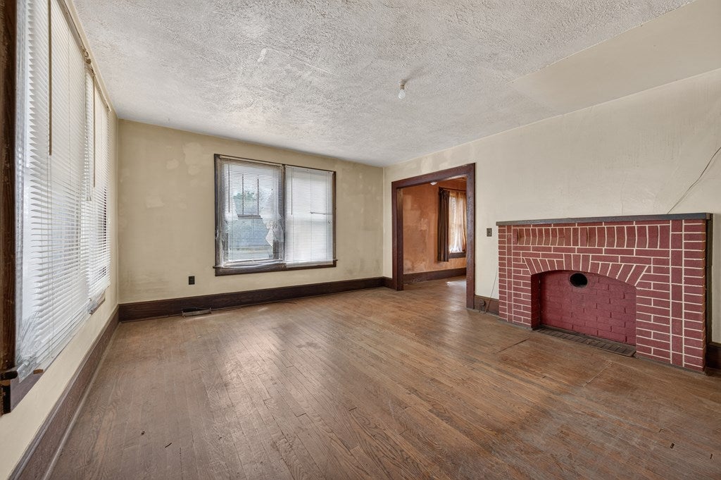 855 W Main Street