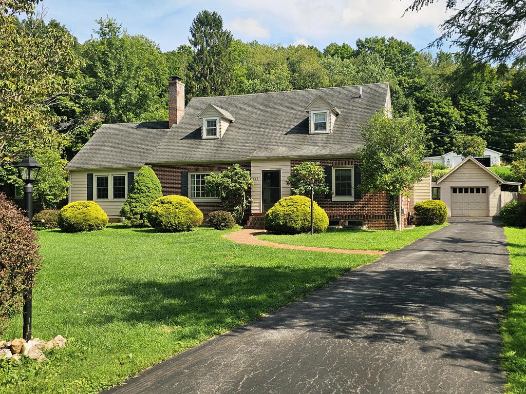 Photo of 799 Main Street, Tazewell, VA 24651 (MLS # 111609)