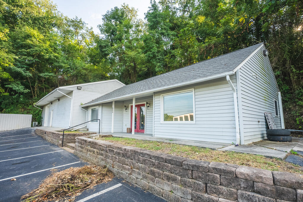 Photo of 690 N Franklin St, Christiansburg, VA 24073 (MLS # 111817)