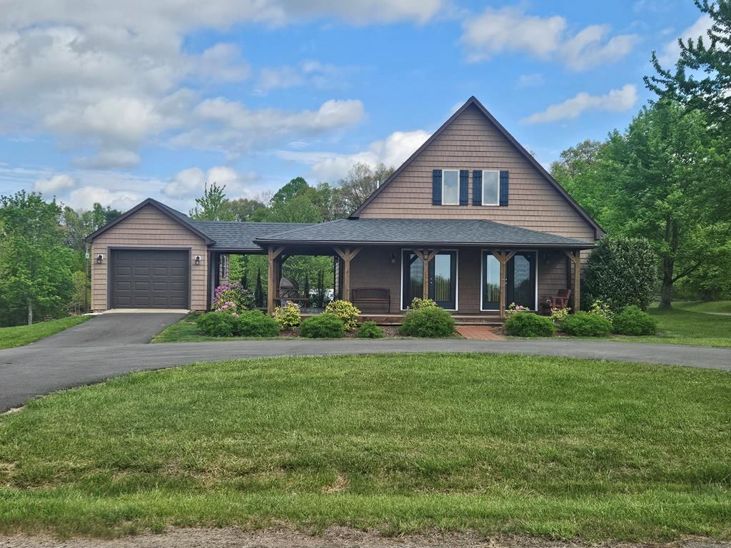 Photo of 67 Continental Drive, Hillsville, VA 24343 (MLS # 109882)